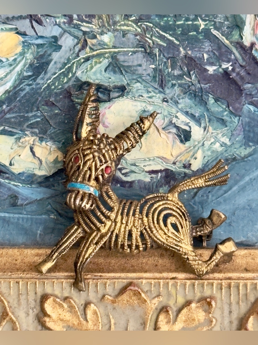 Vintage Unique Happy Donkey 🫏 Gold Tone Wire Brooch w/ Red Eye, Movable Head